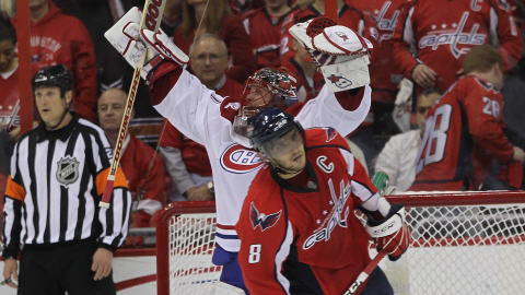 Jaroslav Halak, derrière Alexander Ovechkin