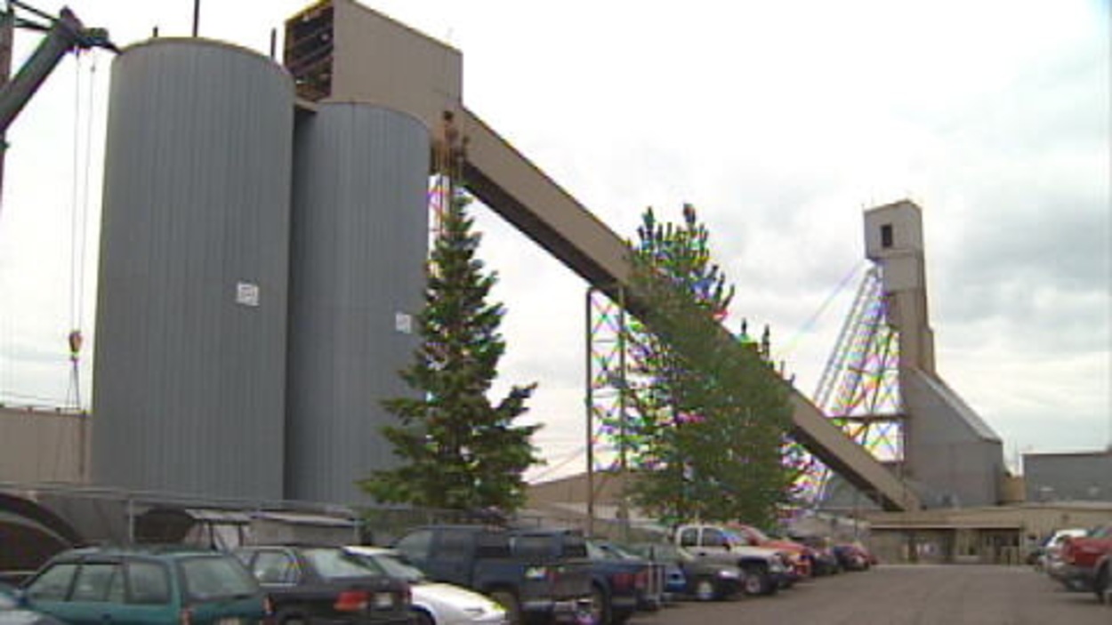 Niobec les cols blancs déplorent la lenteur des négociations Radio