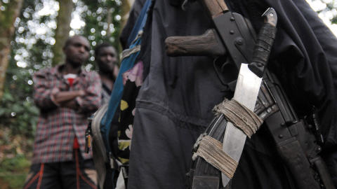 Des armes de rebelles hutu rwandais récupérés par l'armée de la RDC (archives).