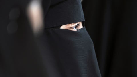 Femme portant un niqab