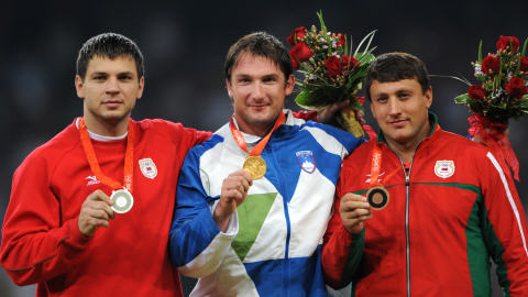 Vadim Devyatovskiy (gauche) et Ivan Tsikhan (droite)
