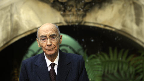 José Saramago lors de la présentation de son livre Caïn à Madrid en novembre 2009.