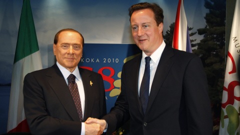 Le premier ministre britannique, David Cameron (à droite), et son homologue italien, Silvio Berlusconi, à Huntsville, le 25 juin.