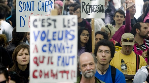À Montréal, des manifestants dénoncent les agissements de la police lors du G20 à Toronto, le 1er juillet.