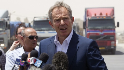 Tony Blair à la frontière entre Israël et la bande de Gaza (juin 2010)