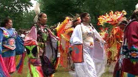 Le traditionnel pow-wow à Kahnawake