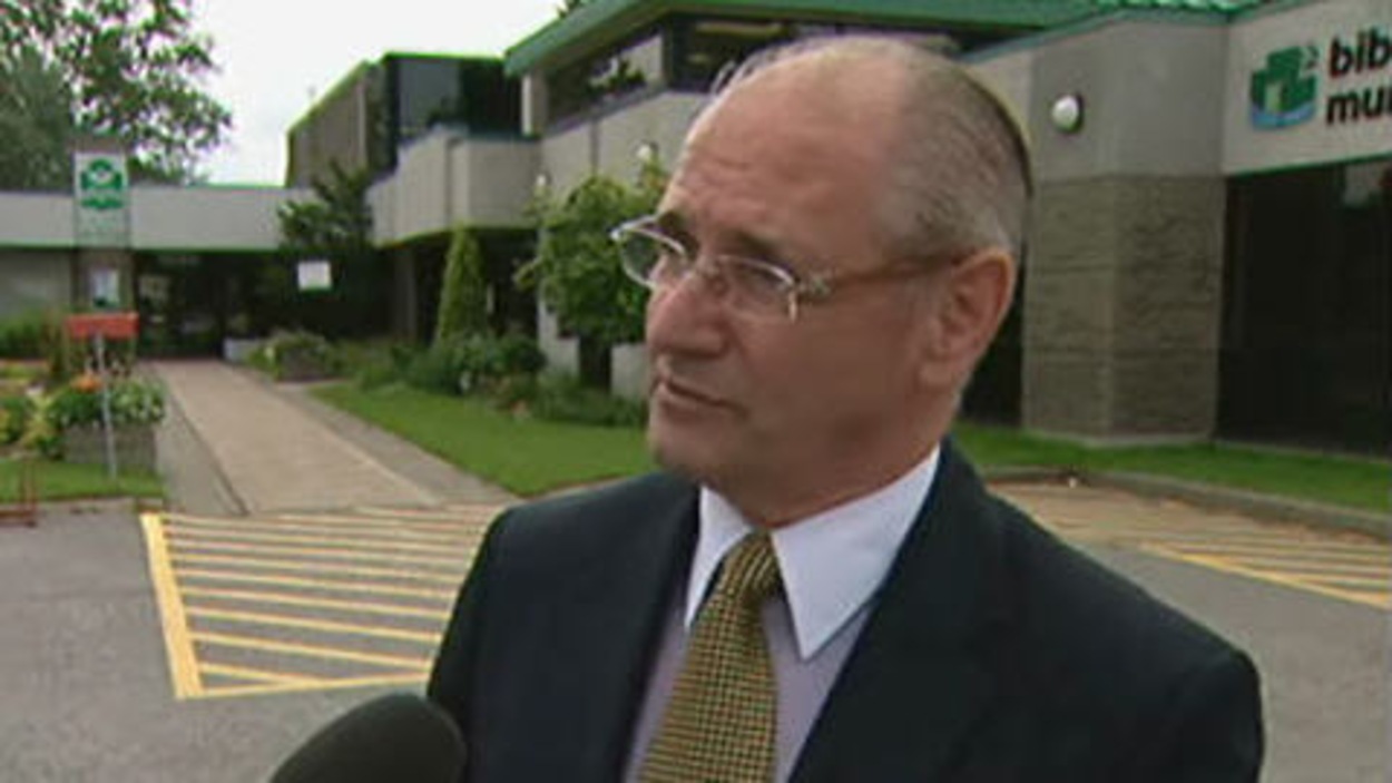 Le maire Richard se dit inquiet | Radio-Canada