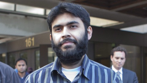 Misbahuddin Ahmed, à sa sortie du tribunal d'Ottawa, le 28 septembre 2010.