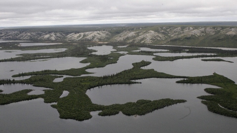 Le pergélisol du bassin du fleuve Mackenzie, dans les Territoires du Nord-Ouest, contient beaucoup d'hydrate de méthane.