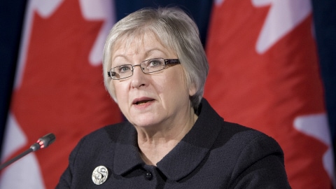 Sheila Fraser présente les constats de son rapport.