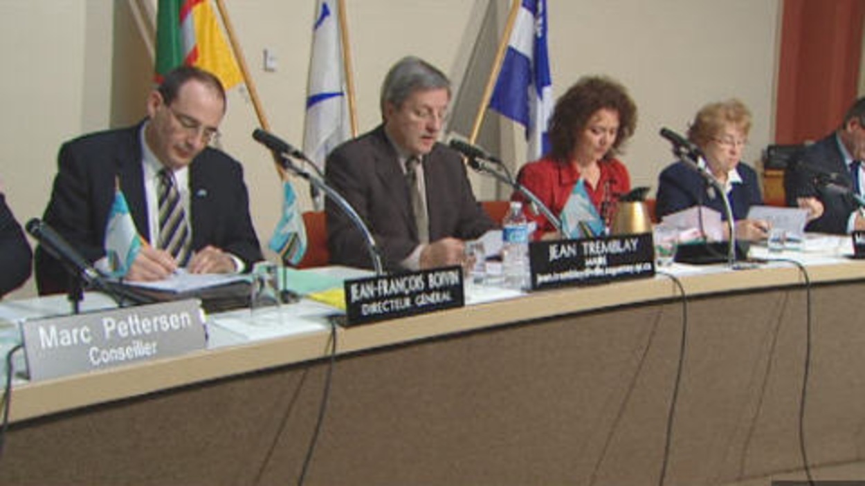 Saguenay prévoit finir l'année avec un surplus RadioCanada