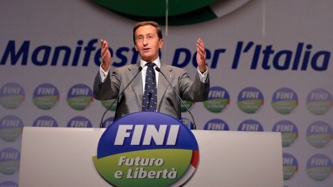 Gianfranco Fini lors de la première convention nationale de son parti, Avenir et liberté, à Pérouse