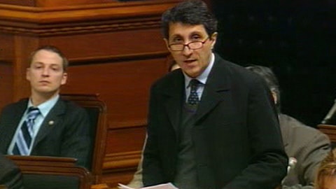 Amir Khadir présente sa motion pour réhabiliter Yves Michaud