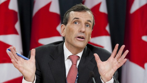 Le commissaire à l'environnement, Scott Vaughan, lors de sa conférence de presse