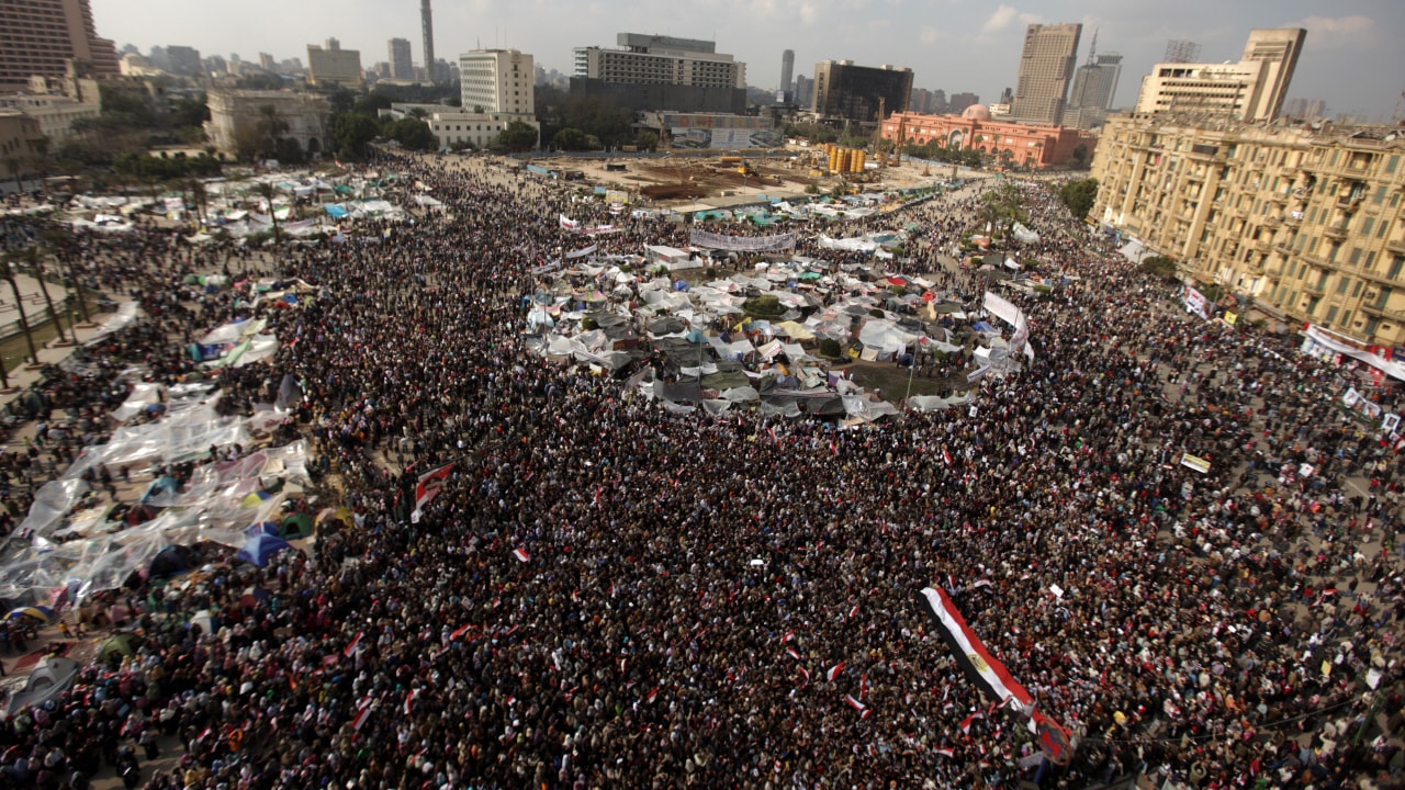 Des milliers de manifestants se sont encore rassemblés sur la place Tahrir au Caire.
