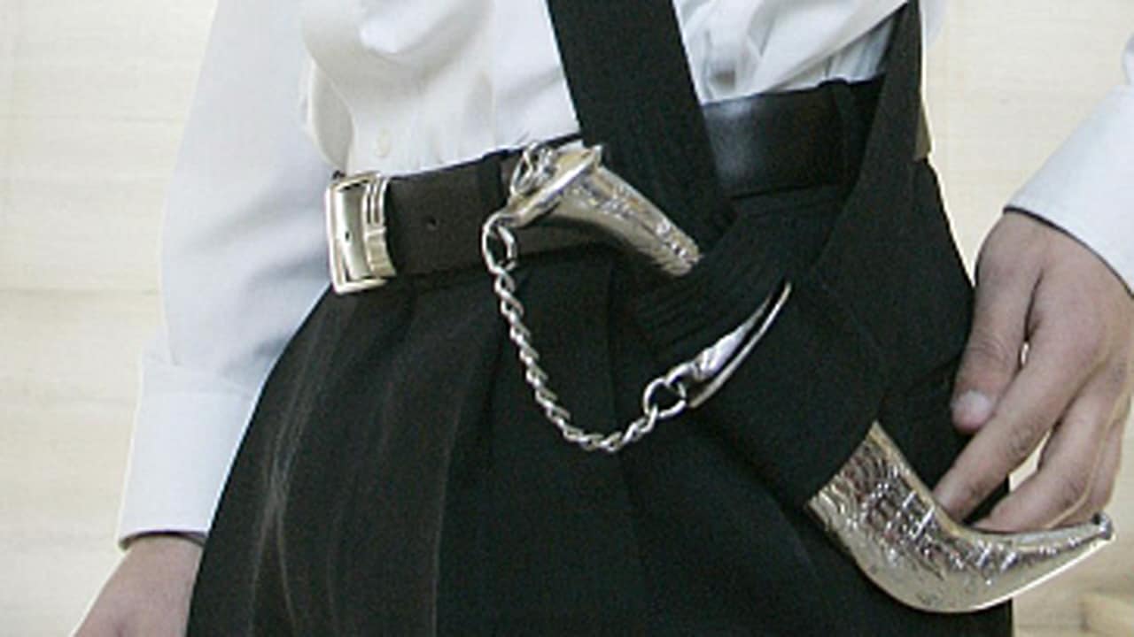 Un homme portant un kirpan