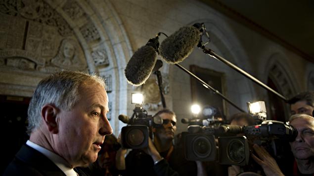 Le ministre de la Justice, Rob Nicholson, s'adressait aux journalistes dans le foyer de la Chambre des communes
