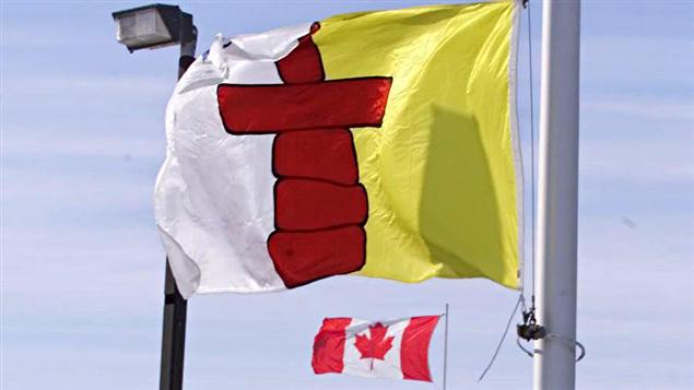 La création du territoire du Nunavut en 1999 est l'aboutissement d'un processus de revendications globales enclenché dans les années 1970.