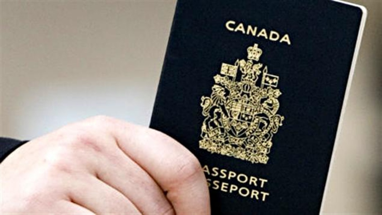 Des Passeports Canadiens Produits A Partir D Un Systeme Vulnerable A La Fraude Radio Canada Ca