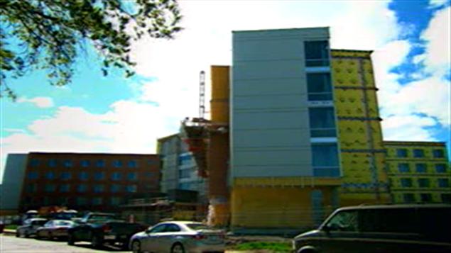 La construction du CHSLD de Saint-Lambert s'est effectuée en mode PPP.