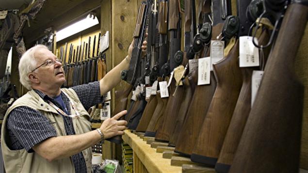 Des armes d'épaule