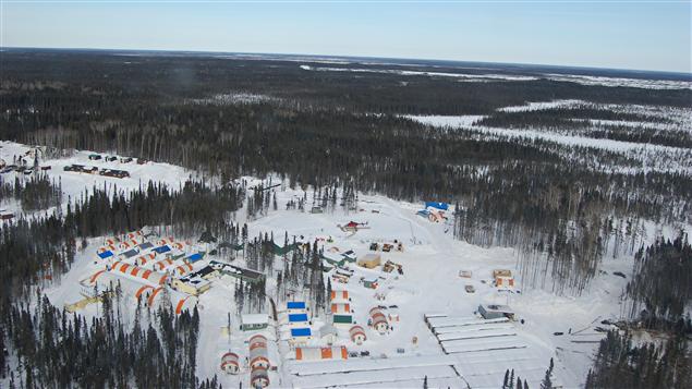 Camp de prospecteurs miniers de la compagnie Noront dans le Cercle de feu