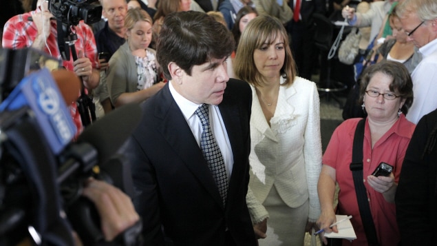 L'ex-gouverneur de l'Illinois Rob Blagojevich et sa femme, devant le palais de justice de Chicago (27 juin 2011).