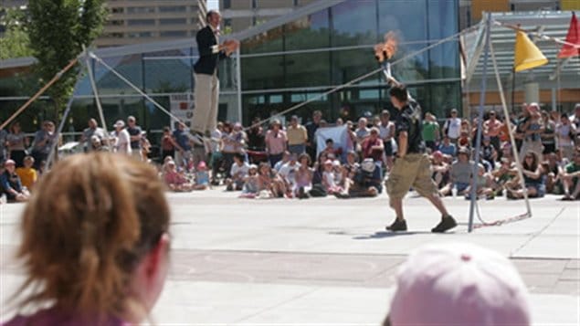 27e Festival international des Arts de la rue à Edmonton | Radio-Canada