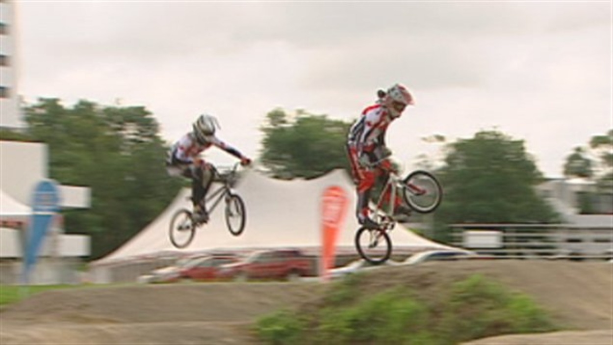 L'élite du BMX débarque à SaintAugustindeDesmaures RadioCanada