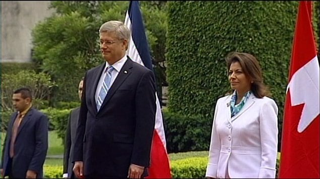 Le premier ministre Stephen Harper et la présidente du Costa Rica Laura Chinchilla