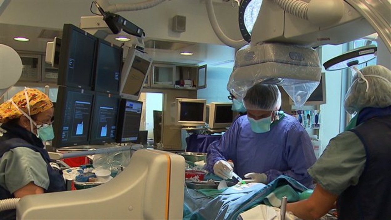 Première mondiale à l'hôpital SainteJustine RadioCanada