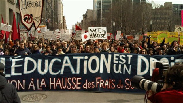Manifestation d'étudiants au centre-ville de Montréal