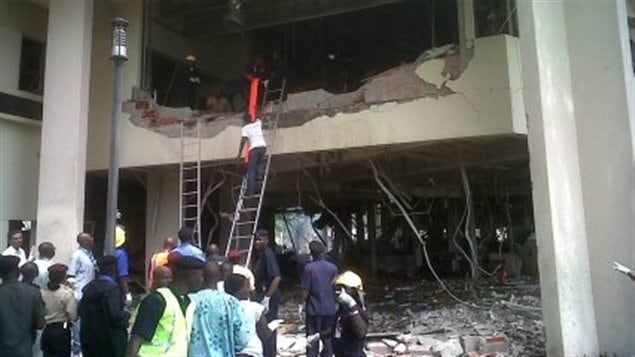 L'immeuble de l'ONU à Abuja endommagé par l'explosion