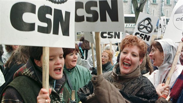 Des syndiquées de la CSN manifestent (archives).