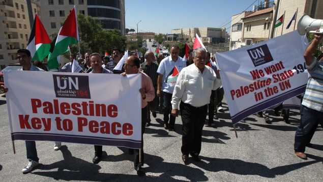 Des Palestiniens manifestent à Ramallah pour réclamer la reconnaissance de leur État par l'ONU.