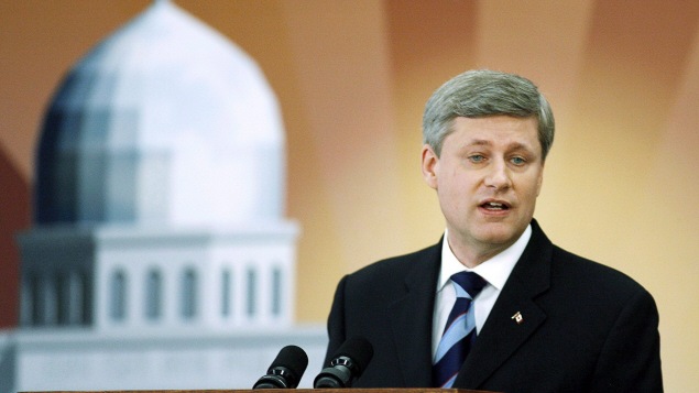Stephen Harper lors de l'inauguration de la mosquée Baitun Nur à Calgary, en 2008.