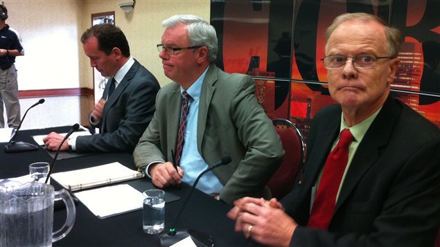 Le chef du PC, Hugh McFadyen, celui du NPD, Greg Selinger, et le chef des libéraux, Jon Gerrard ont croisé le fer lors d'un débat lundi à Brandon.