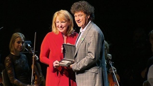 La ministre de la Culture Christine St-Pierre et Robert Charlebois.