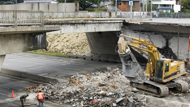 Le viaduc de la Concorde s'est effondré à Laval le 2 octobre 2006.
