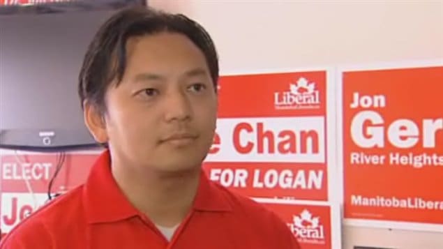 Le candidat libéral dans Logan, Joe Chan, pense que le NPD n'est pas innoncent dans la campagne de dénigrement dont il est victime. 