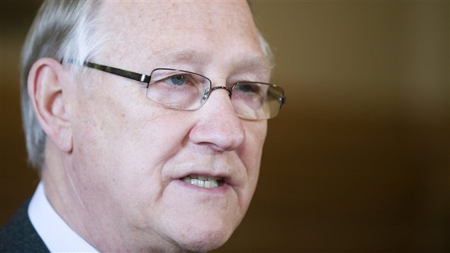 Le maire Gérald Tremblay se dit entièrement d'accord avec la mairesse de Rivière-des-Prairies-Pointe-aux-Trembles Chantal Rouleau au sujet du processus d'appel d'offres.