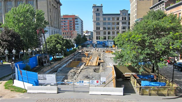 Les fouilles archéologiques sur le chantier de la place d’Youville Ouest tirent à leur fin.