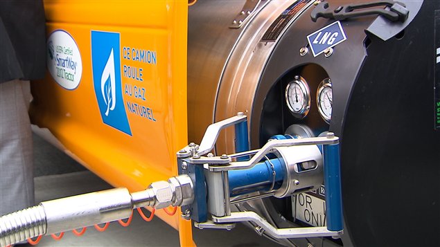 Ravitaillement d'un camion roulant au gaz naturel