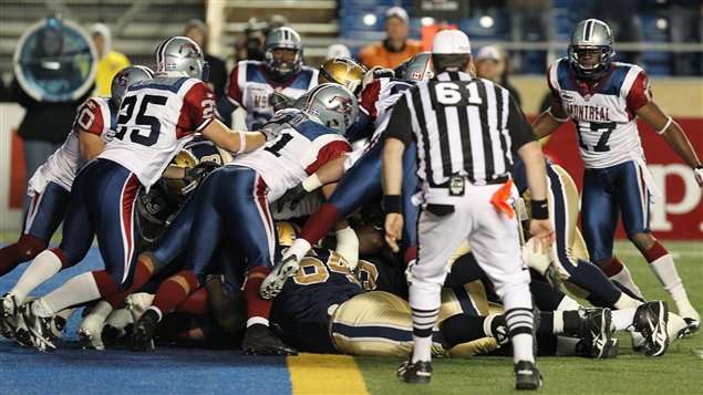 Les Alouettes arrêtent les Bombers.