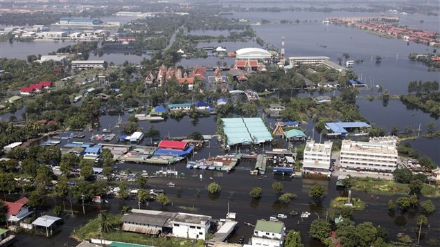 Inondations au Nord de Bangkok.