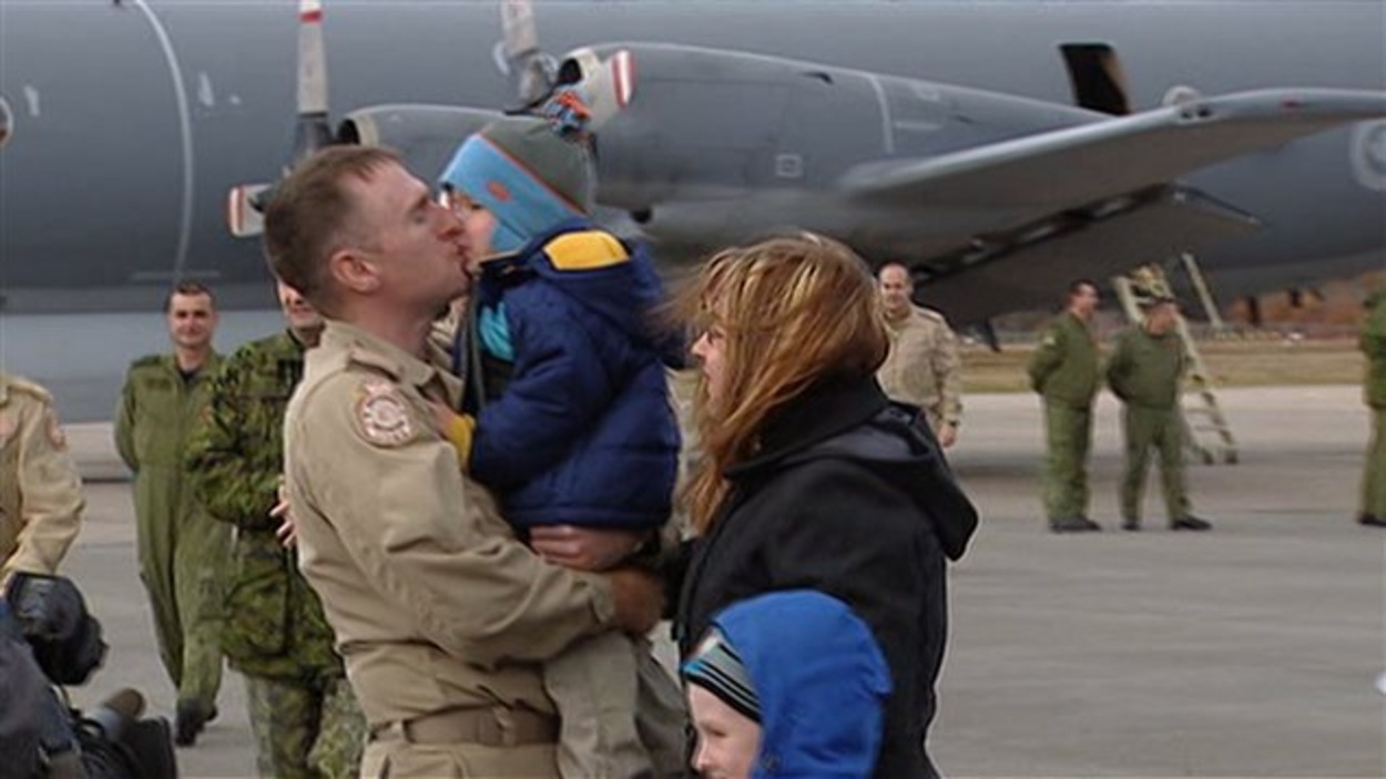 Libye Les Militaires Canadiens De Retour Au Pays Radio Canada ca