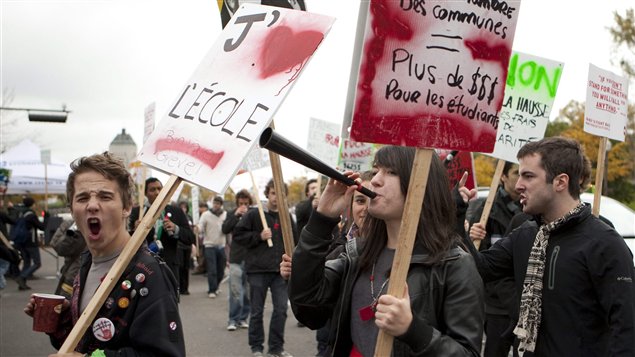 Des étudiants ont manifesté à Québec le 21 octobre dernier contre la hausse des frais de scolarité.