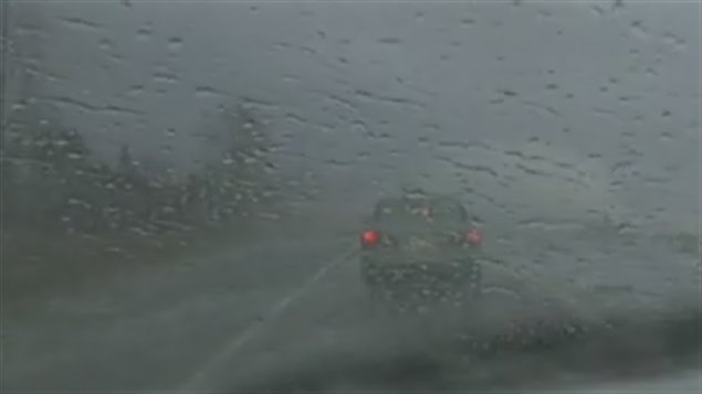 Pluies-route-voiture