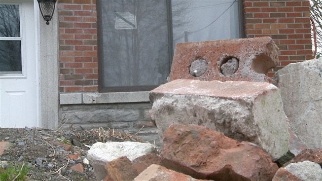 Briques devant une maison