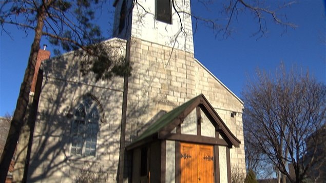La façade de l'église protestante Saint-Andrew, située en bordure du boulevard Saint-Joseph, à Lachine